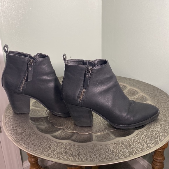 Universal Thread Boots - Picture 3 of 5